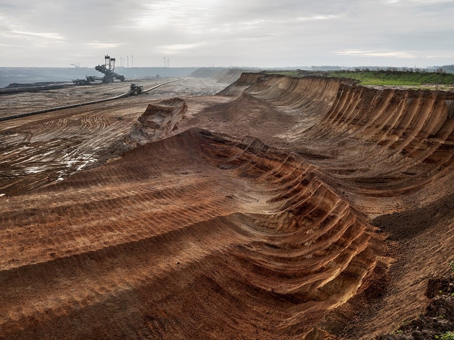 ART-at-Berlin-Courtesy-of-Galerie-Springer-Berlin-Edward-Burtynsky-2015-Series-The-Anthropocene