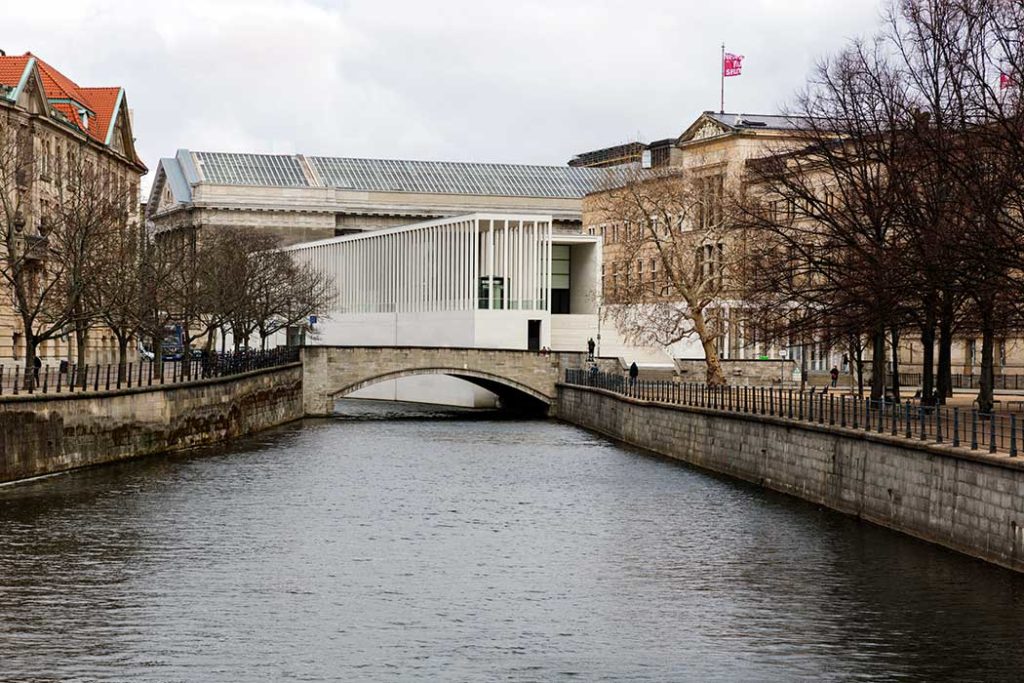 ART-at-Berlin--James Simon Galerie - Foto Ute Zschamt - David Chipperfield Architects