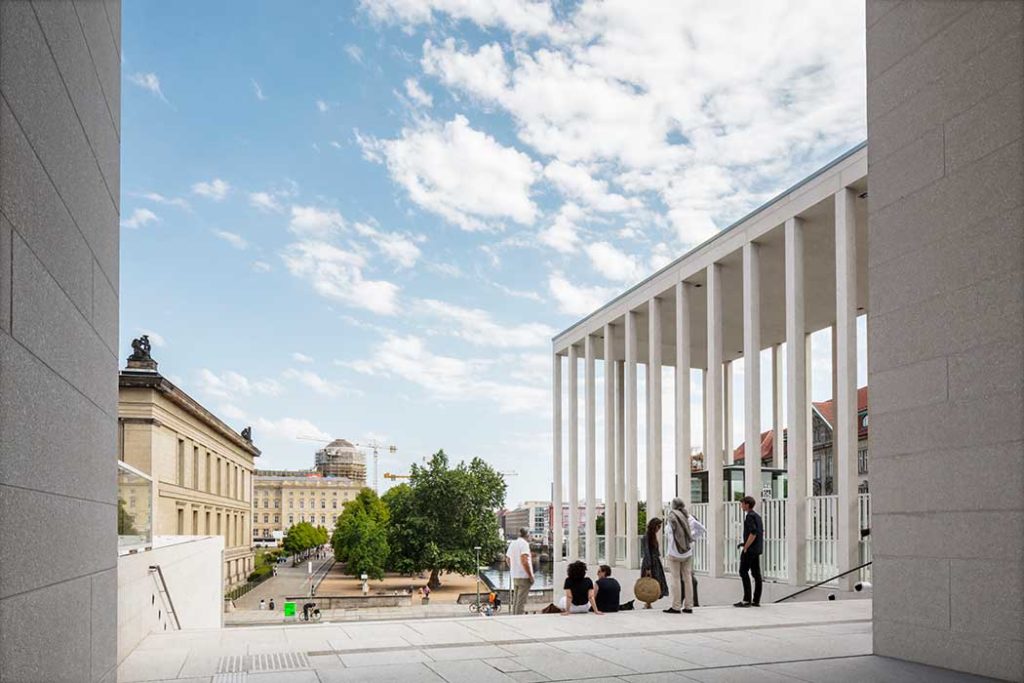 ART-at-Berlin--James Simon Galerie Lustgarten - Foto Ute Zschamt - David Chipperfield Architects