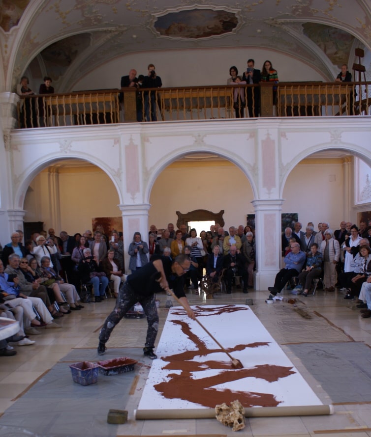 DEEDS WORLD - Xianwei Zhu - painting performance - courtesy the artist