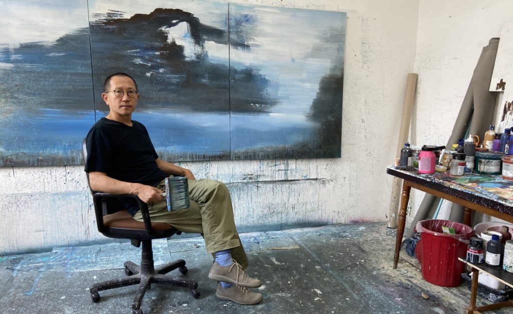 DEEDS WORLD - Xianwei Zhu - portrait in studio - courtesy the artist